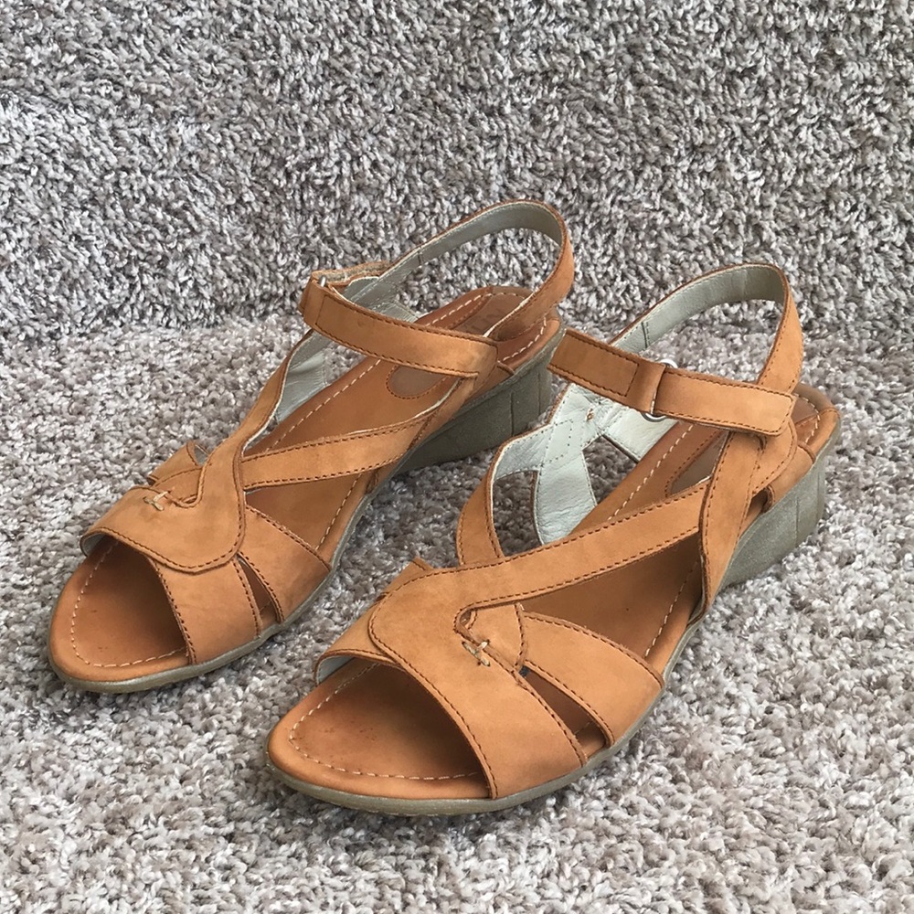 KHRIO Women's Tan Leather Wedge Sandals size 39